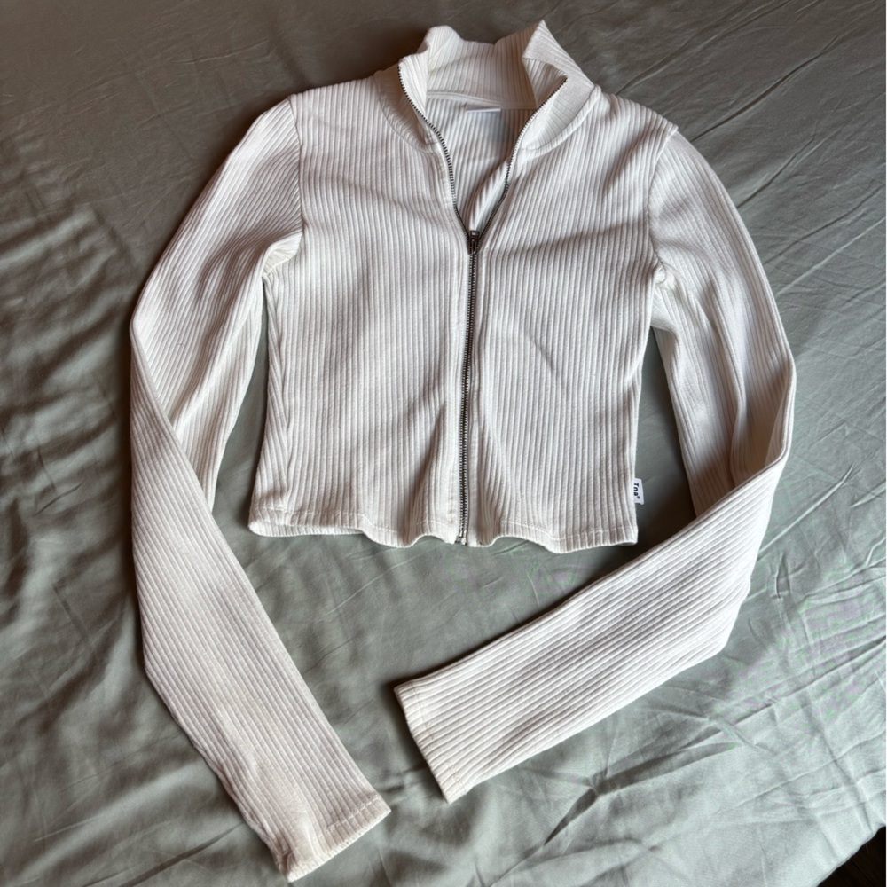 Emma Macdonald TNA Aritzia White Ribbed Zip-Up Sweater